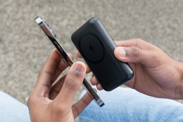 Logotrade Geschäftsgeschenke das Foto: Urban Vitamin Sonoma 10.000mAh Powerbank aus RCS Kunststoff