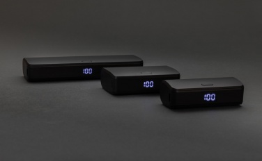 Logotrade Firmengeschenke das Foto: FlashCharge 20.000mAh Fast-Charge Powerbank aus RCS rPlastik