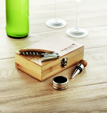 Logotrade Werbegeschenke das Foto: Wein-Set in Bambus-Box