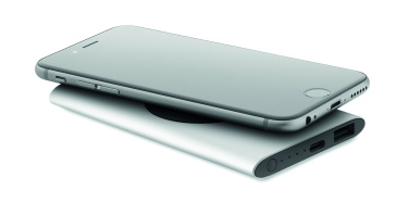 Logotrade Geschäftsgeschenke das Foto: Powerbank mit Ladestation 15W