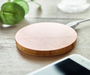 Logo trade promotional products picture of: Wireless charger bamboo 10W RUNDO +