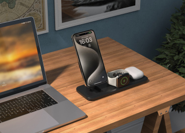 Logotrade promotional giveaway image of: Urban Vitamin Torrance 3 in 1 magnetic 15W charger