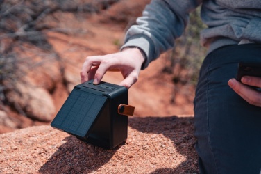 Logo trade firmakingi pilt: Skywave RCS taaskasutatud plastikust päikesekõlar 12W