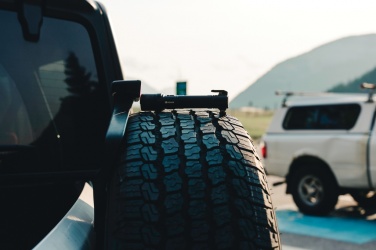 Logotrade ärikingituse foto: Gear X RCS taaskasutatud alumiiniumist suure jõudlusega auto taskulamp