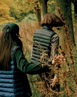 Logotrade reklaamkingitused pilt: Iqoniq Meru naiste taaskasutatud polüestrist vest