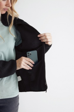 Logotrade ärikingi foto: Iqoniq Diran taaskasutatud polüestrist fliisjope