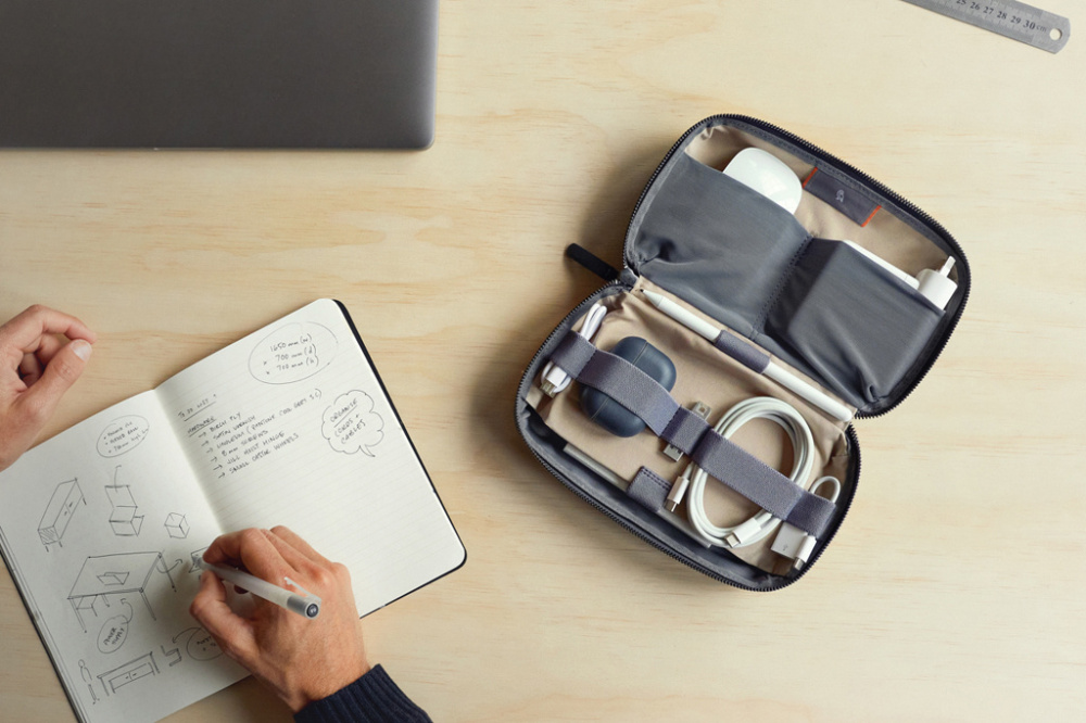 Logotrade firmakingitused pilt: Bellroy komplekt tehnika tarvikute hoiustamiseks