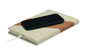 Logotrade firmakingituse foto: A5 märkmik 15W laadijaga CORTONA