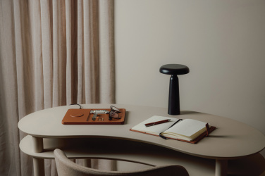 Logo trade ärikingitused foto: VINGA Avery RCS laualamp