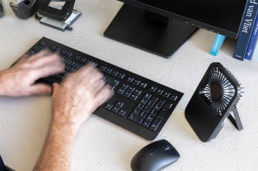 Logotrade ärikingi foto: Aervina RCS taaskasutatud plastist laetav lauaventilaator