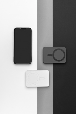 Logotrade mainoslahjat ja liikelahjat tuotekuva: Magnetix 5000mAh magneettinen virtapankki RCS muovista