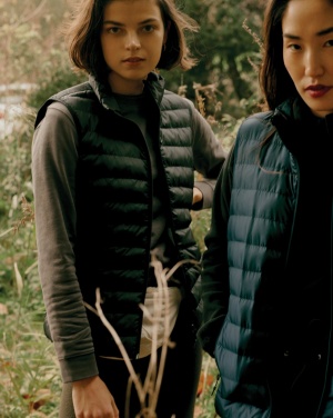 Logo trade mainoslahja ja liikelahja tuotekuva: Iqoniq Meru naisten liivi kierrätetystä polyesteristä