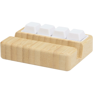 Logotrade liikelahja tuotekuva: Algol kierrätetystä muovista valmistettu puhelinjalusta ja hypistelylelu bambuyksityiskohdilla