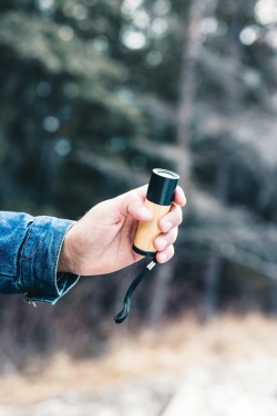 Logotrade reklaminiai produktai nuotrauka: Bambuko ir RCS sertifikuotas perdirbto plastiko žibintuvėlis