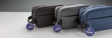 Logotrade reklaminės dovanos nuotrauka: Impact AWARE™ RPET tualeto reikmenų krepšys