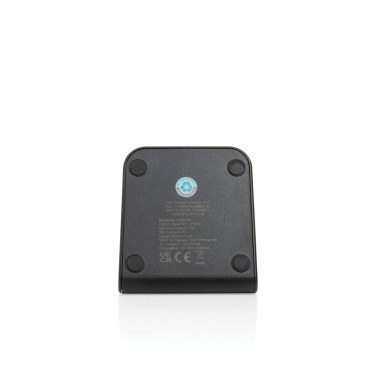 Logotrade verslo dovanos nuotrauka: „VoltPerch RCS“ perdirbto plastiko 15 W magnetinis belaidis įkroviklis