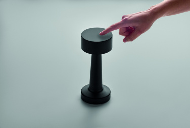 Logotrade verslo dovanos nuotrauka: Įkraunama geležinė stalinė lempa