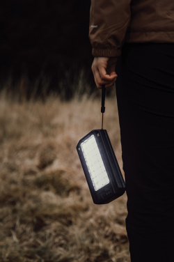 Logotrade verslo dovanos nuotrauka: „Nordic Drift Titan“ 10 000 mAh saulės energija varoma išorinė baterija su 3 panelėmis