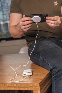 Logotrade Ideja dāvanas foto: 5W magnētiskais bezvadu lādētājs