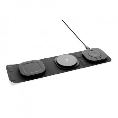 Logotrade dāvanas foto: Swiss Peak RCS rplastic 3-in-1 bezvadu 15W ceļojumu lādētājs