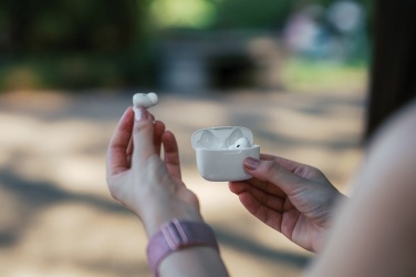 Logotrade dāvanas foto: RCS pārstrādātas plastmasas Liberty Pro bezvadu austiņas