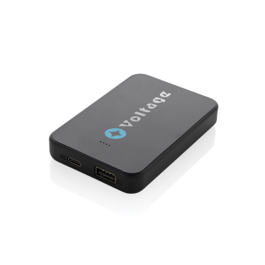 Logotrade ziemassvētku dāvanas foto: Boostcore RCS otrreizējās plastmasas barošanas bloks 5 000 mAh ar USB C