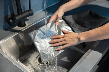 Logotrade ziemassvētku dāvanas foto: Snackstrap AWARE™ salokāma pusdienu soma no RPET materiāla, 30x20 cm