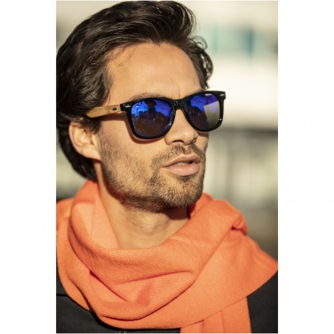 Логотрейд pекламные cувениры картинка: Hiru, зеркальные поляризованные солнцезащитные очки в оправе из переработанного PET-пластика/дерева в подарочной коробке