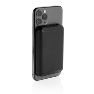 Logotrade reklamprodukter bild: Magnetisk 5.000 mAh 5W trådlös powerbank