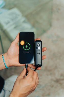 Logotrade presentreklam bild: Urban Vitamin Eureka RCS återvunnen 65W hybridladdare