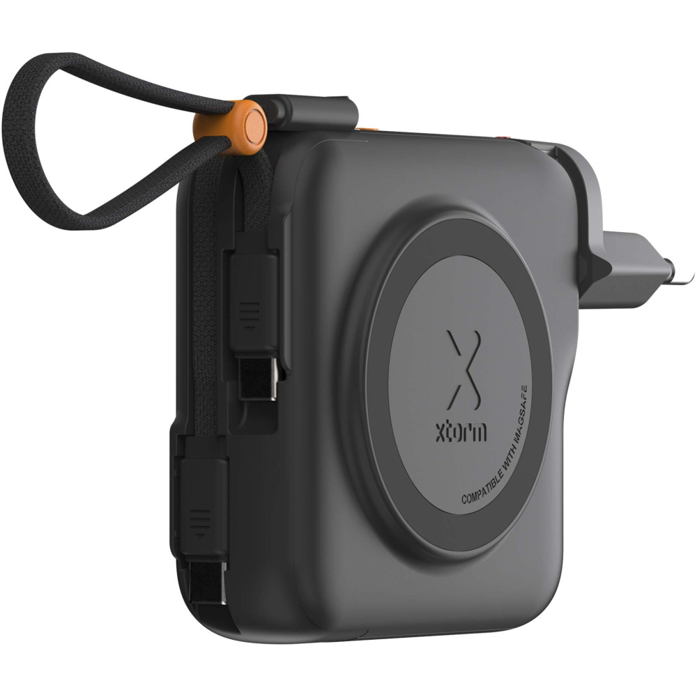 Logotrade presentreklam bild: Xtorm TravelPro 30 W 3-i-1-reseladdare på 10 000 mAh