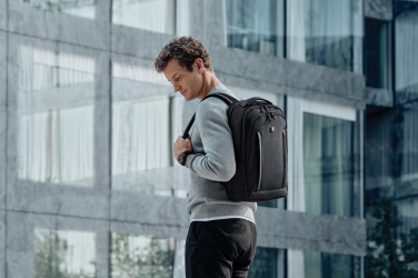 Logotrade reklamprodukter bild: "VICTORINOX Altmont Professional Compact 15,6"" Laptopryggsä